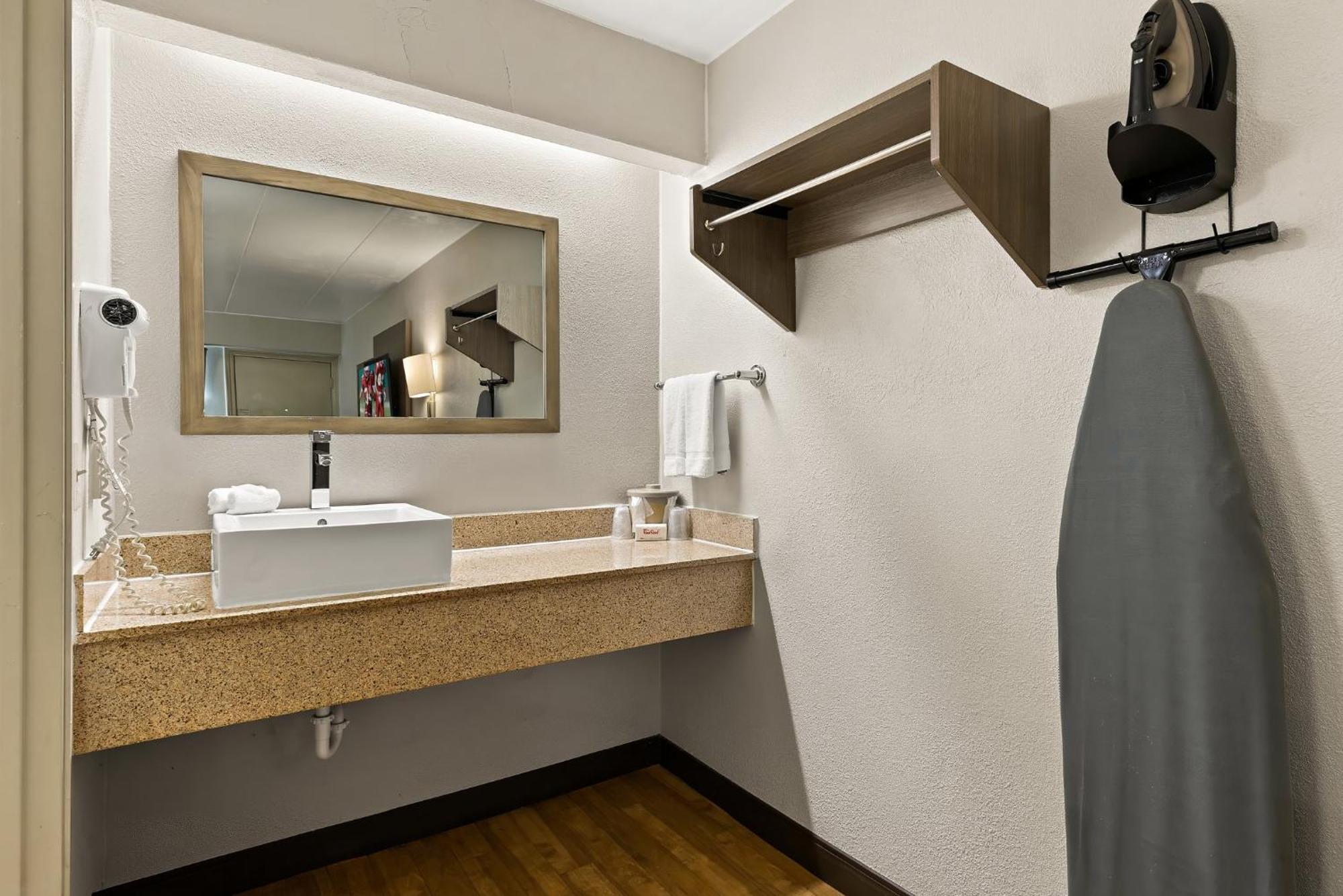 Red Roof Inn Cleveland - Independence Εξωτερικό φωτογραφία