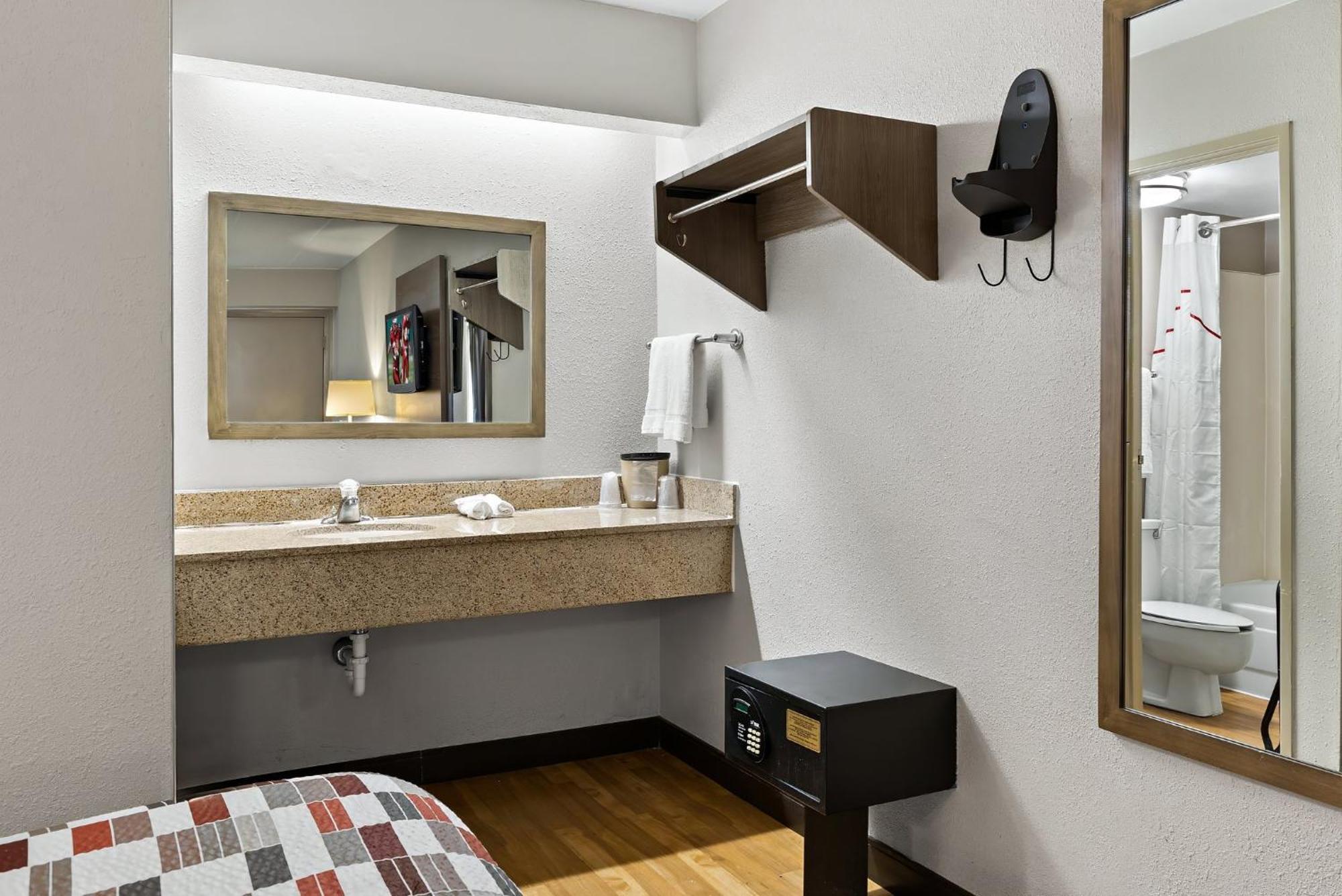 Red Roof Inn Cleveland - Independence Εξωτερικό φωτογραφία